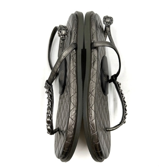 Chanel Thong Sandals Chain CC Logo Dark Silver Leather Quilted Flat 37.5 / 7.5 - Picture 8 of 11